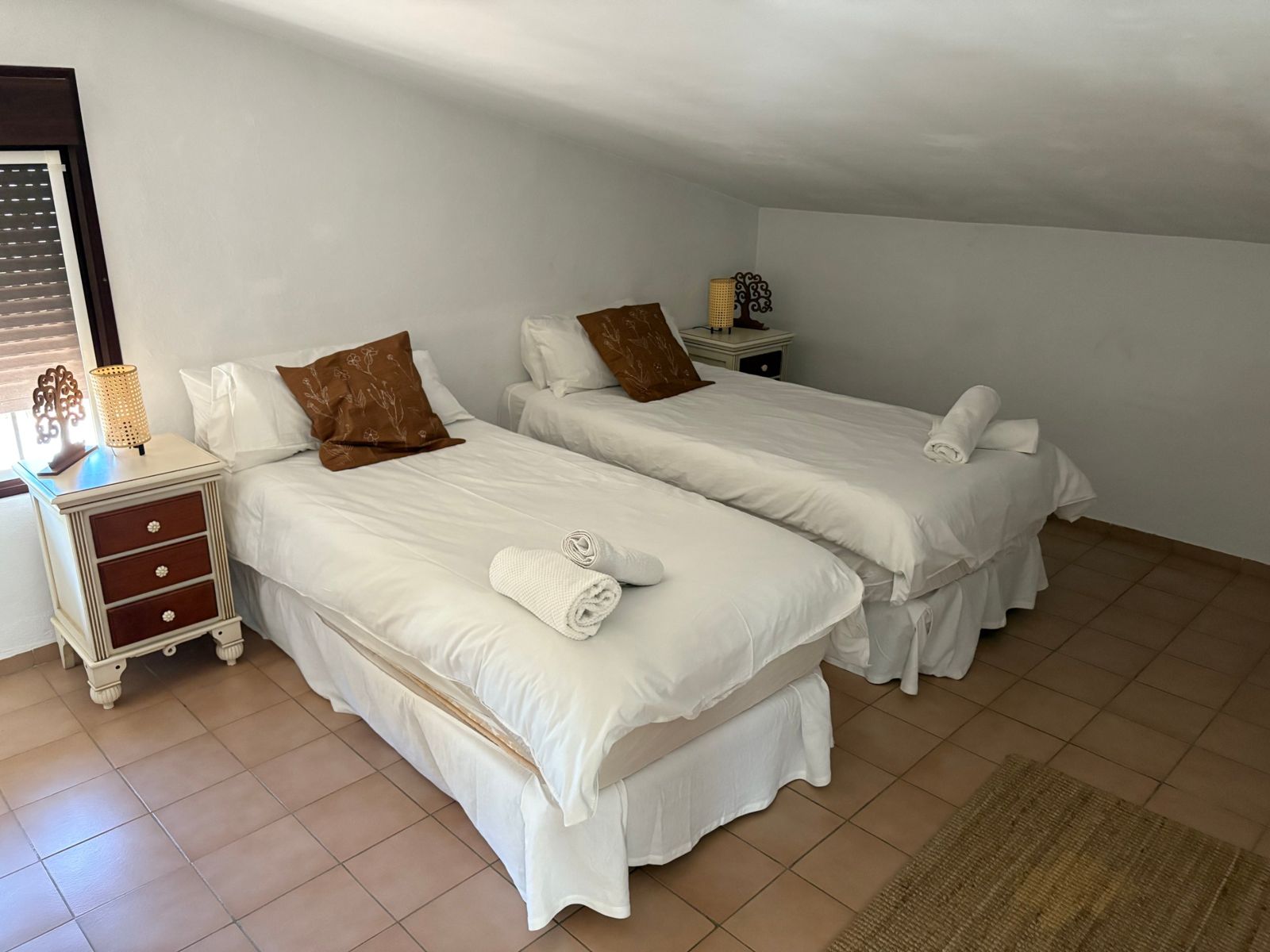Twin room with two single beds at Casa Cactus
